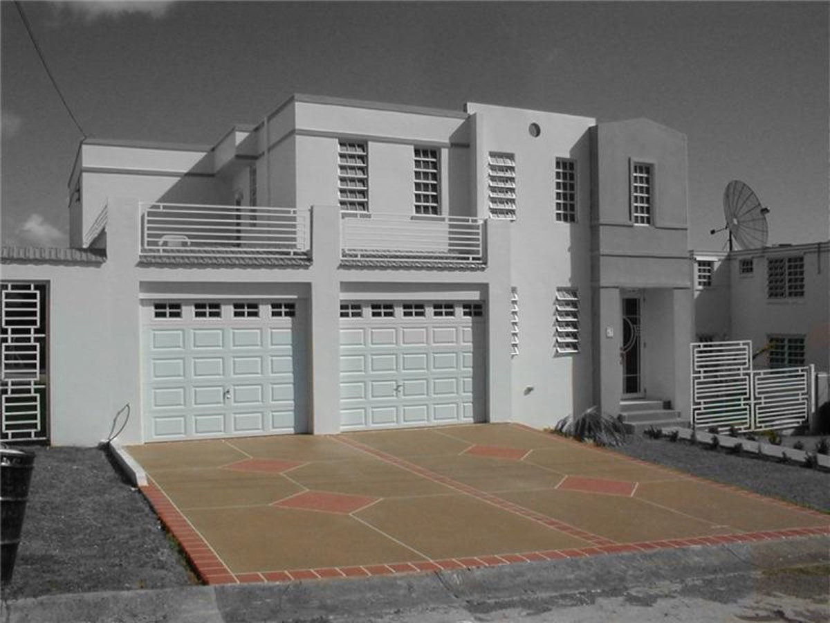 Decorative colored concrete driveway resurfacing