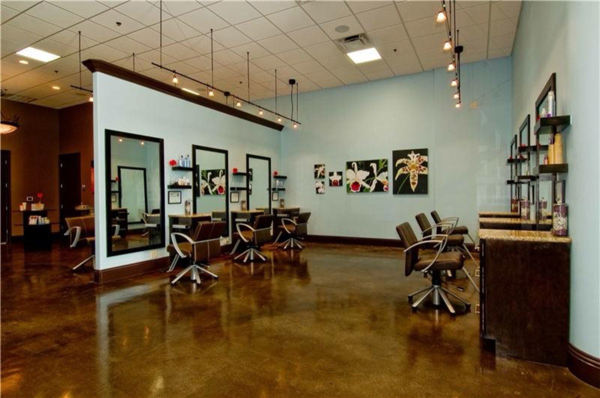 Decorative interior concrete floor finish