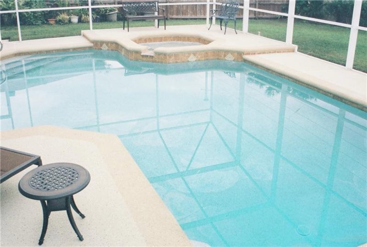 Pool deck coating detail